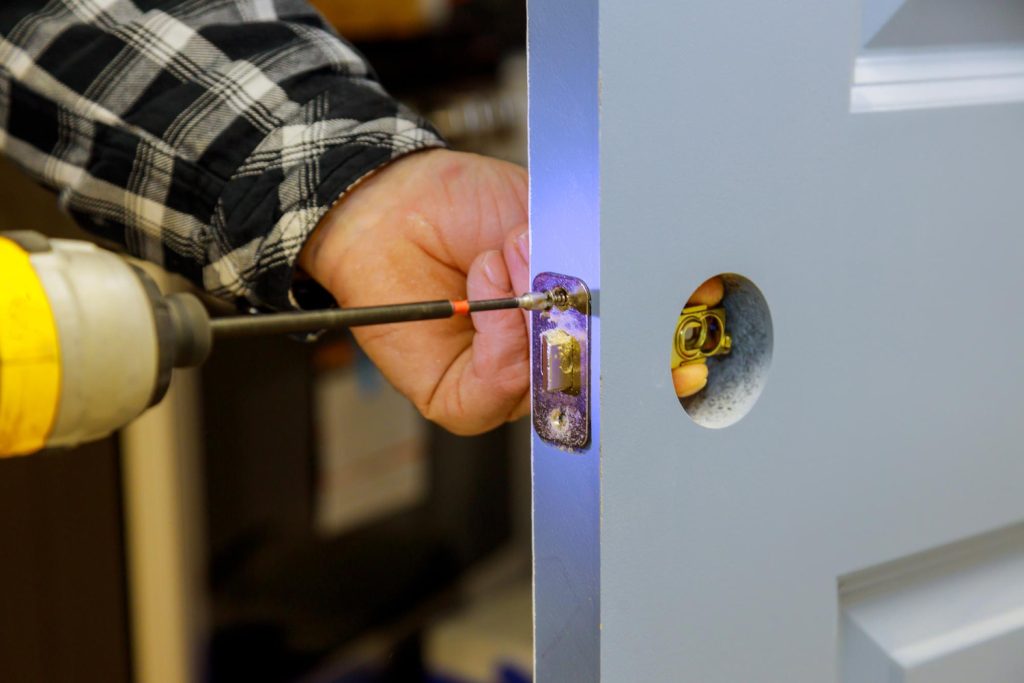 פורץ מנעולים בקריות