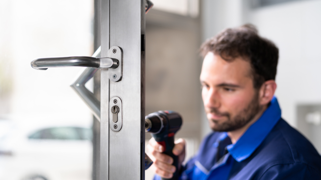 פורץ מנעולים