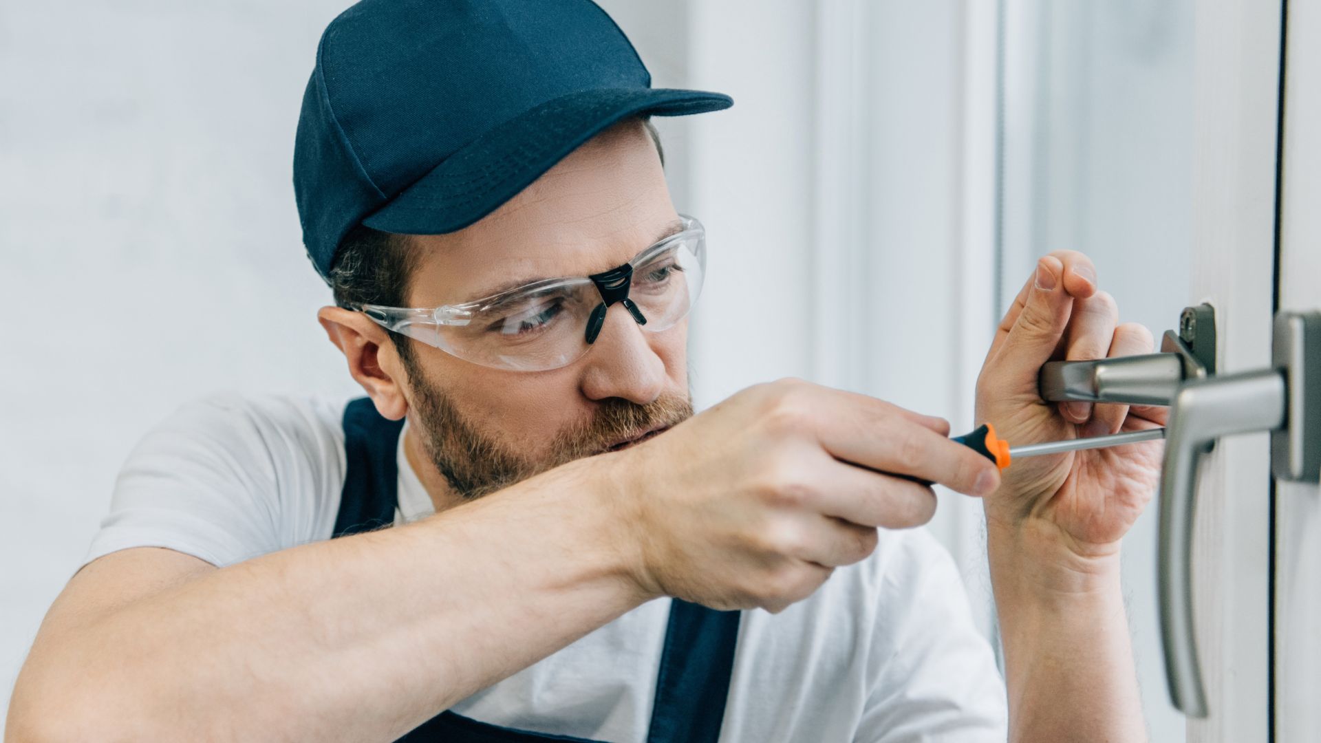 פורץ מנעולים בחיפה